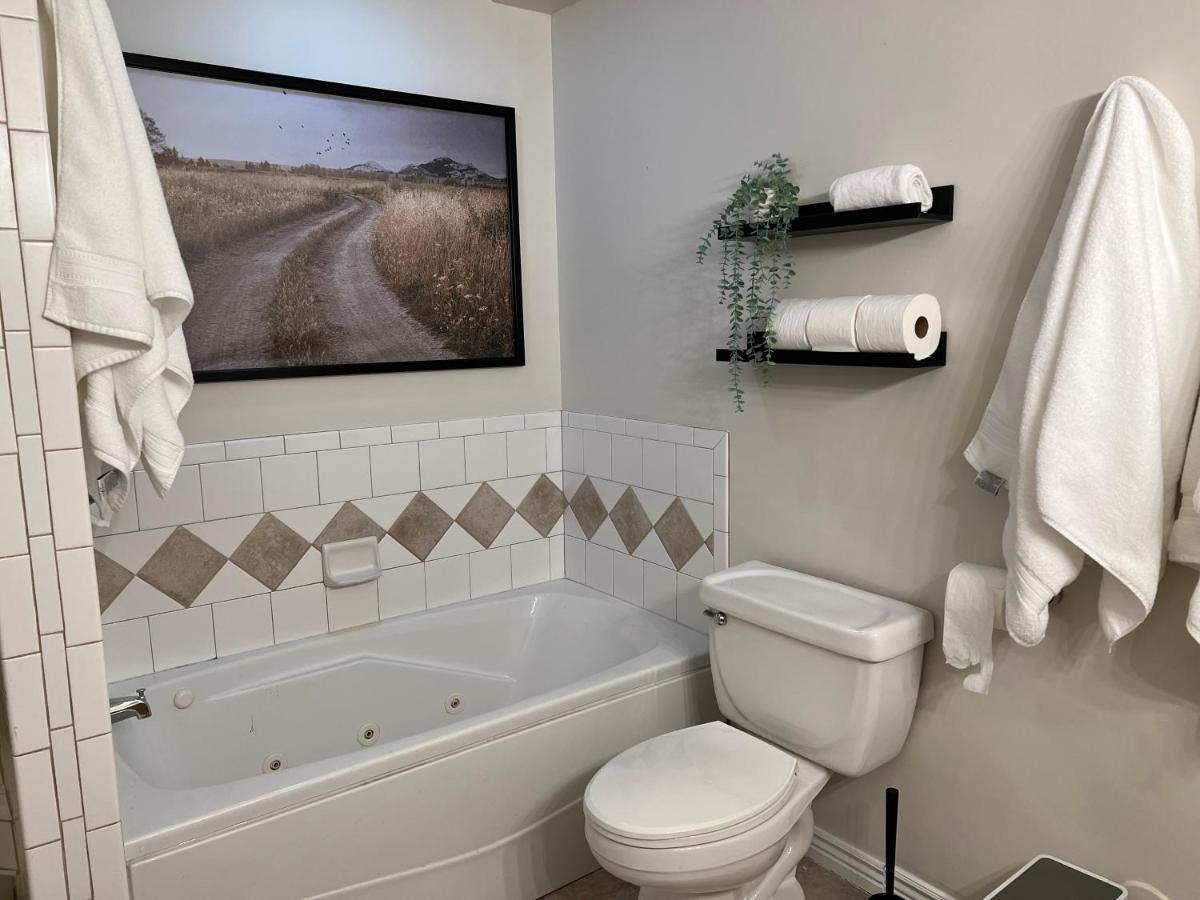 Above Ground Basement Apartment 2 Bedroom 1 B Retreat With Gorgeous View 드레이퍼 외부 사진
