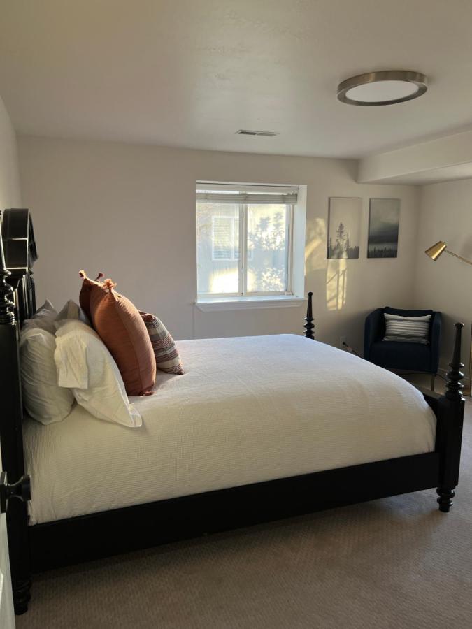 Above Ground Basement Apartment 2 Bedroom 1 B Retreat With Gorgeous View 드레이퍼 외부 사진