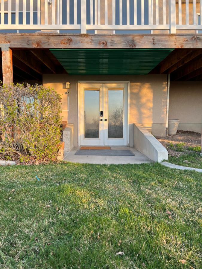 Above Ground Basement Apartment 2 Bedroom 1 B Retreat With Gorgeous View 드레이퍼 외부 사진